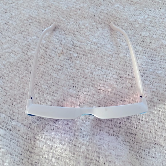 Retro Sunglasses - Picture 7 of 9